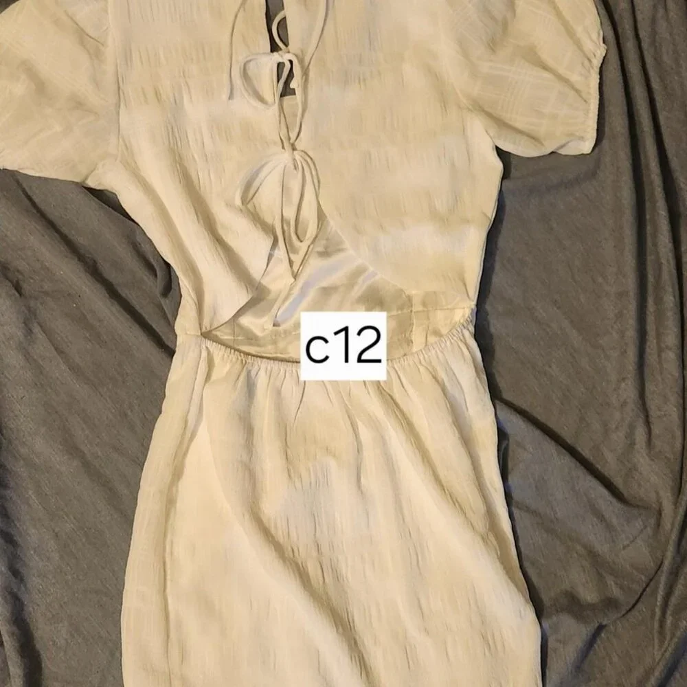 White Puff-Sleeve Mini Dress / Cottagecore Dream white mini, date, Romantic Chic - Picture 8 of 8